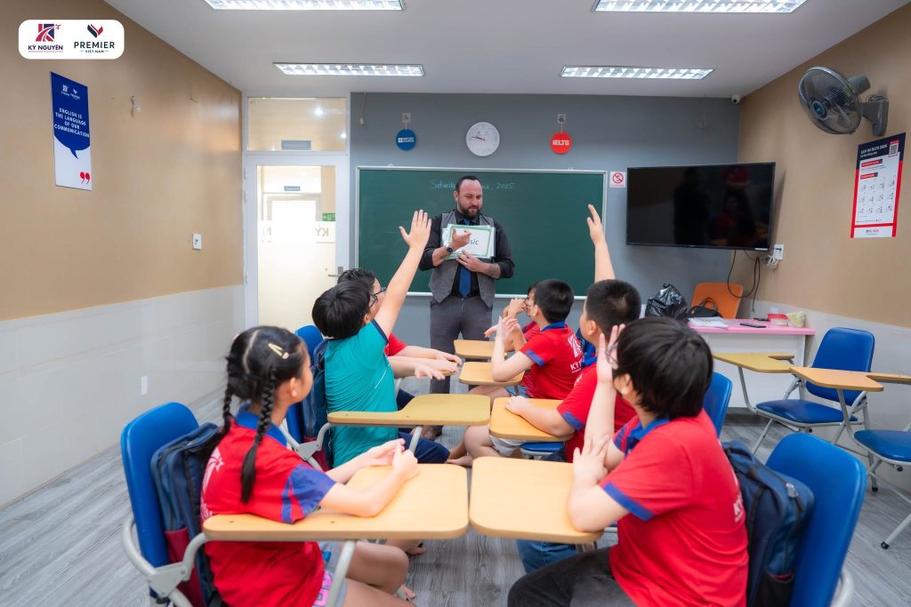Mô hình 1 Giáo viên Nước ngoài kèm 2 Giáo viên Việt Nam mỗi tuần